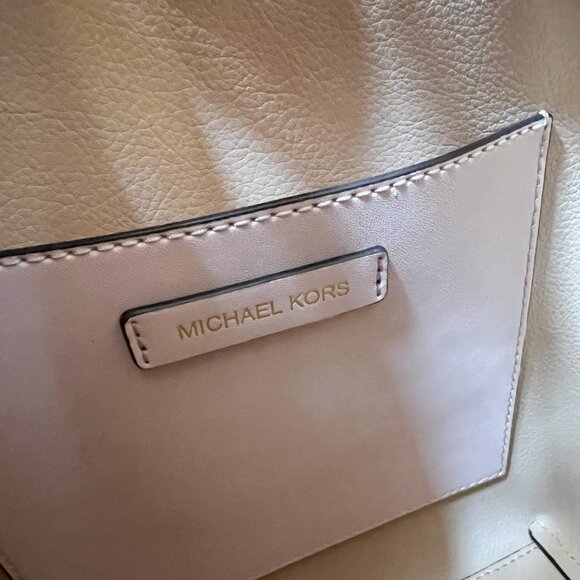 Michael Kors Emilia Small Bucket Crossbody Bag Pink - Picture 8 of 9